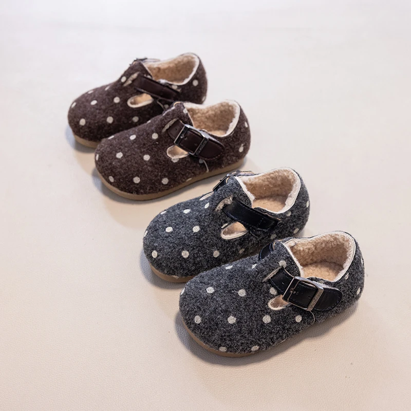 2026New Children's Polka Dot Flat Shoes Retro Buckle Strap Slip‑on Plush-Lined Cotton Shoes Casual Daily Walking Shoes For Girls