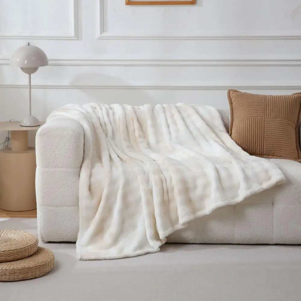 بطانية Bedsure Fuzzy للأريكة - بطانيات ناعمة ودافئة ومريحة وفروية من الفرو الصناعي، بطانيات قابلة للعكس للأريكة والسرير ﻿