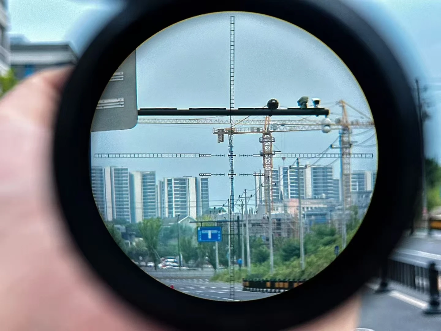 2.5-8X28 wide-angle thin-walled cross mirror high-definition, high impedance front precision outdoor telescope view 5