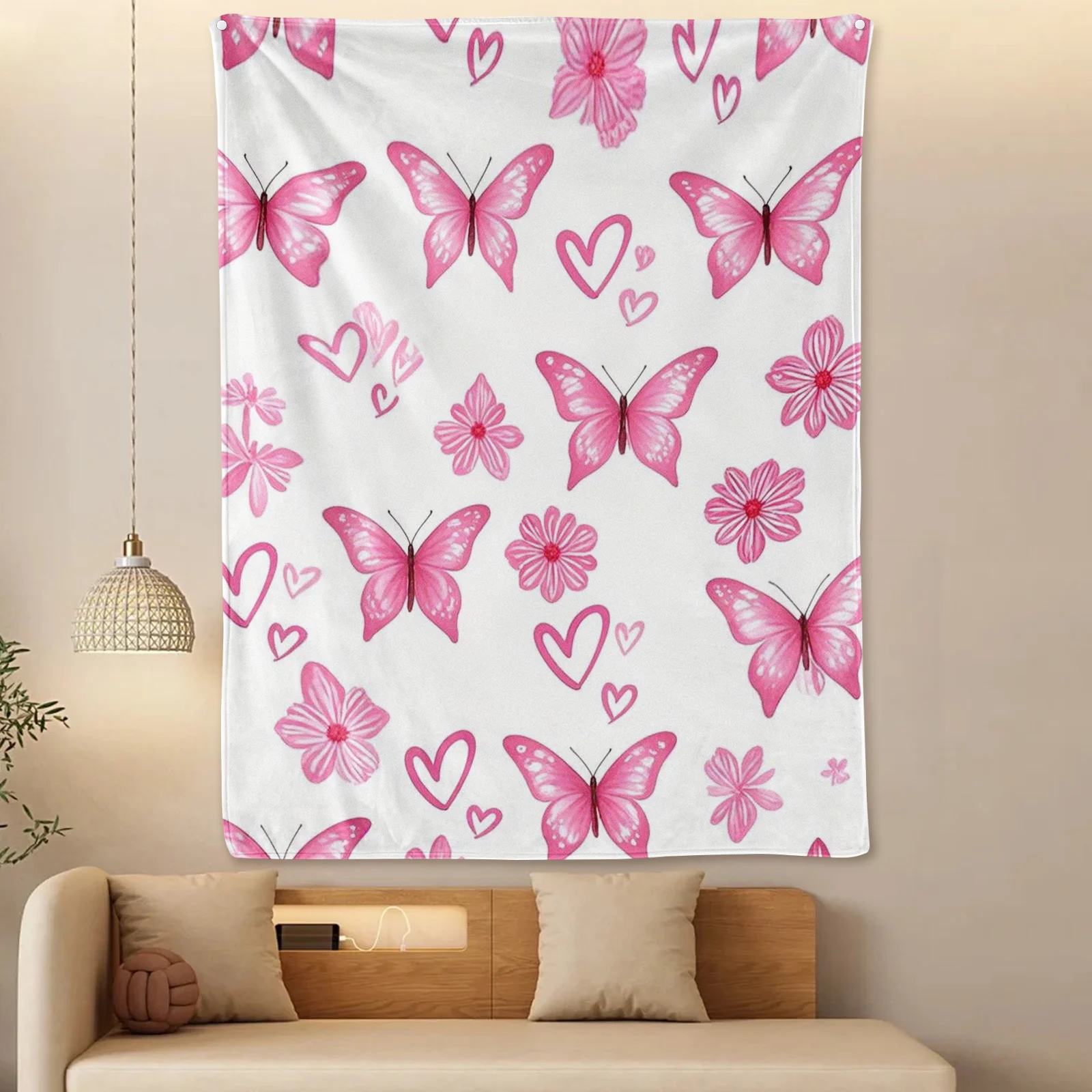 Schmetterlings-Herz-Blumendecke in Rosa mit zartem Design und warmem Stoff für süßen und eleganten Raumdekor-Stil