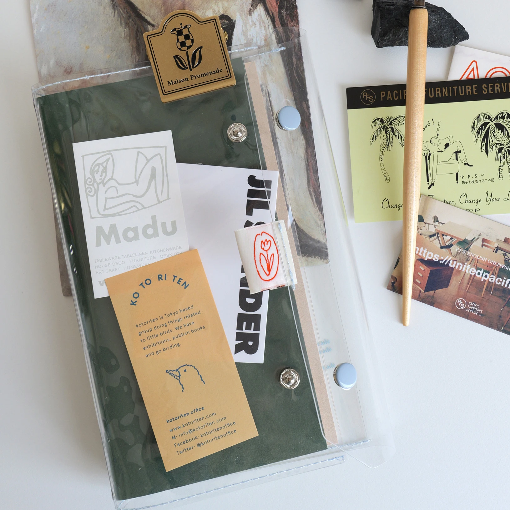 Organizer/Planer/Notes z przezroczystego PVC z logo tulipana z podwójnym guzikiem, na zdjęcia, z luźnymi kartkami, idealny na podróże. — zdjęcie produktu 3