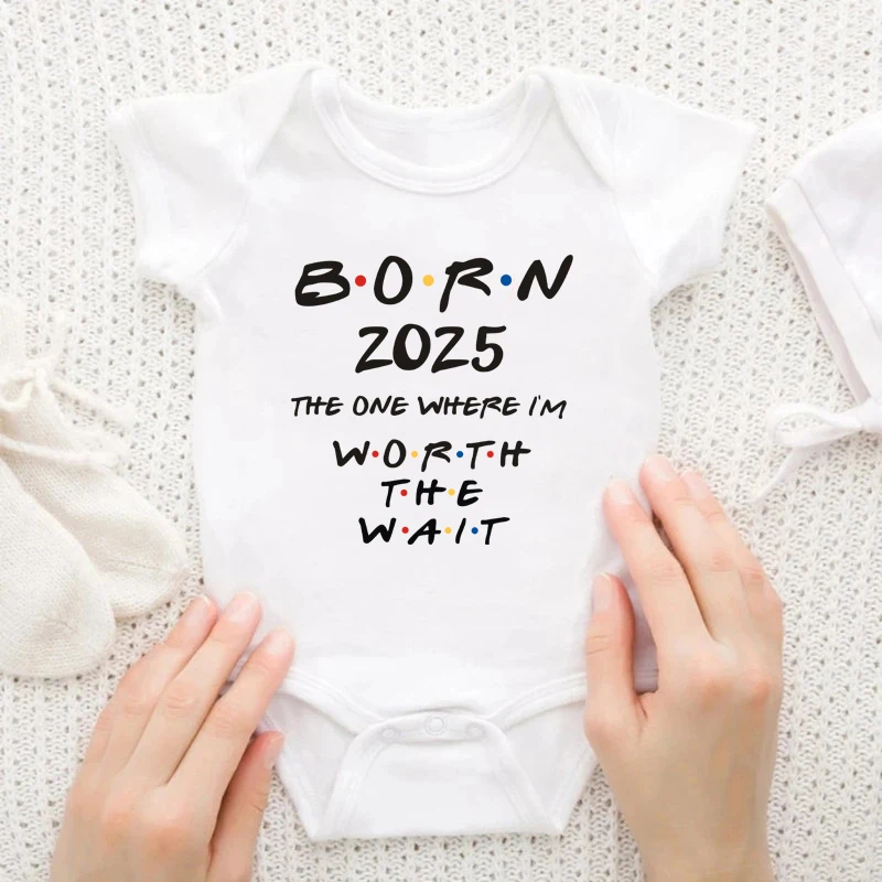 Babyaankondiging Geboren In 2025 Het Wachten Waard Pasgeboren Baby Bodysuits Zomer Jongens Meisjes Romper Body Zwangerschap Onthult Kleding