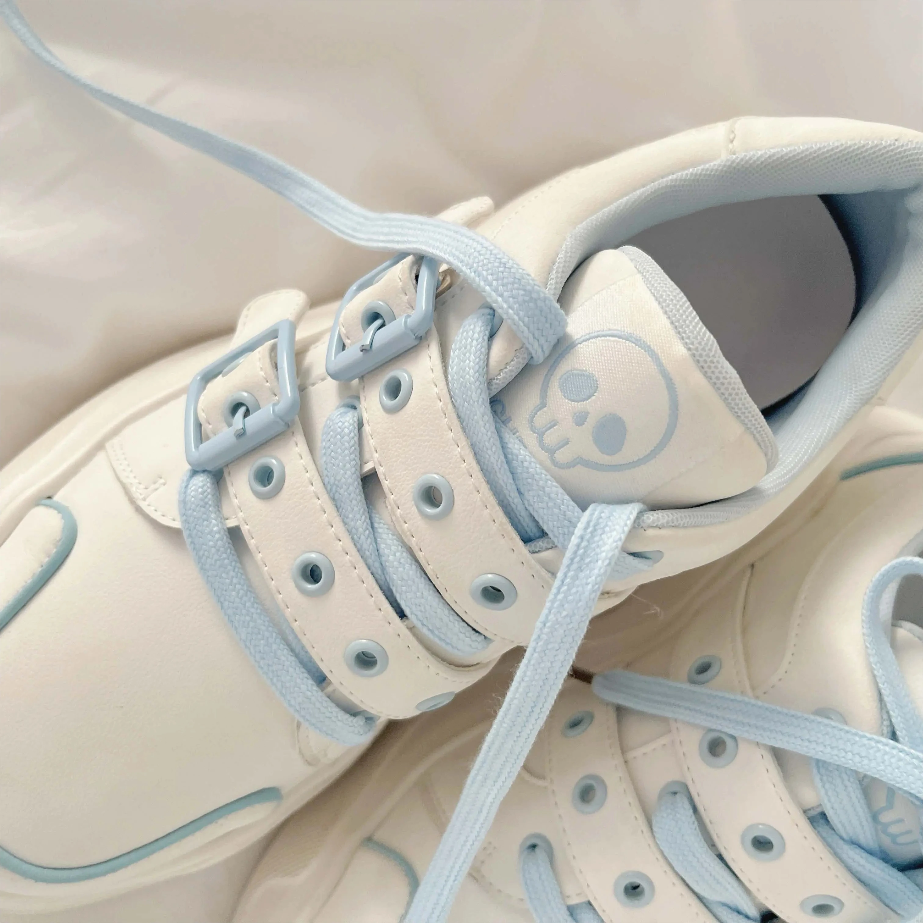 

Модные студенческие однотонные кроссовки на шнуровке с толстой подошвой для женщин, весна-осень, новинка, в стиле Y2K, для милых девушек, универсальные