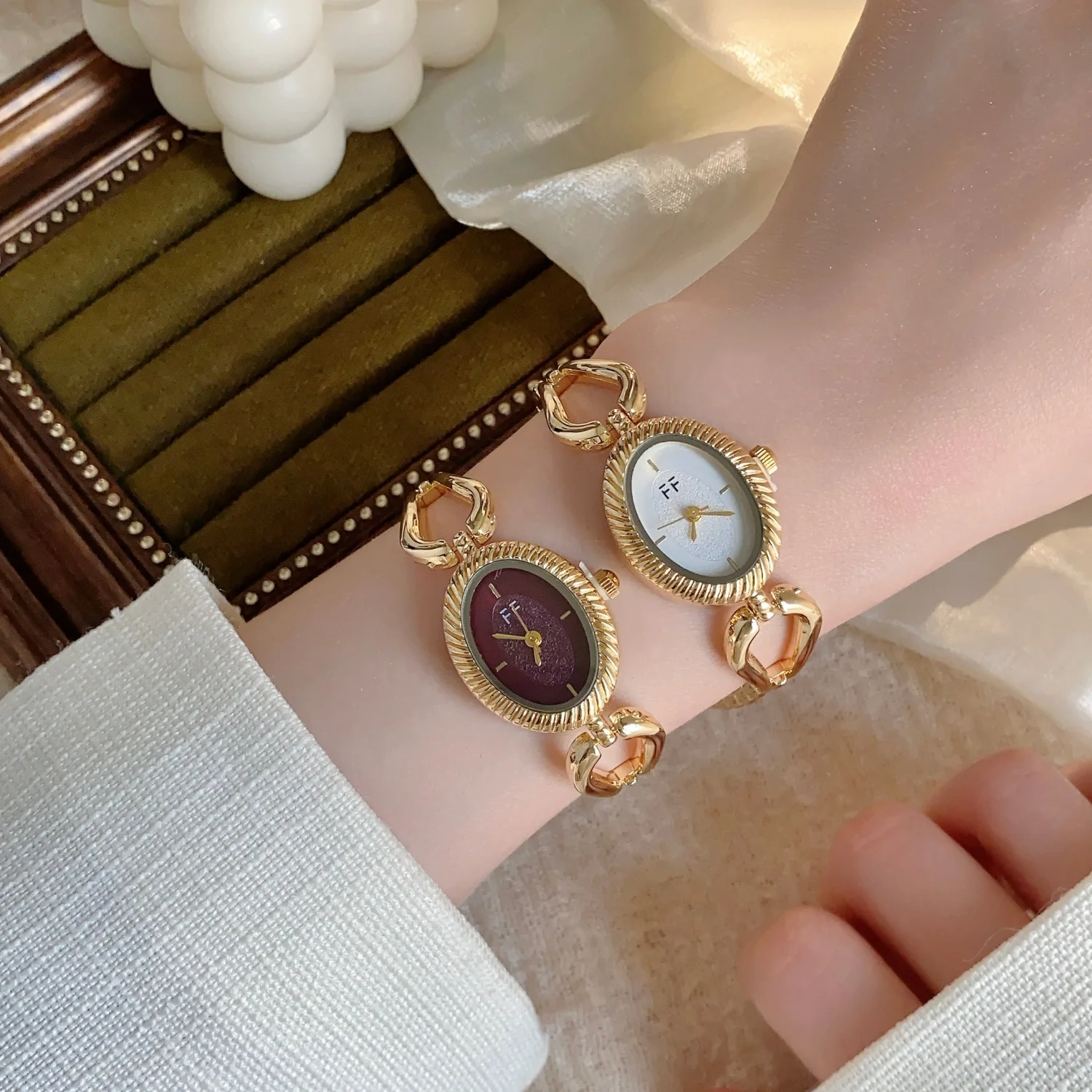 Gold High Quality Women Skeleton Bracelet Watches Elegant Fashion Oval Dial Quartz Wristwatches with Dress Relojes Para Mujer