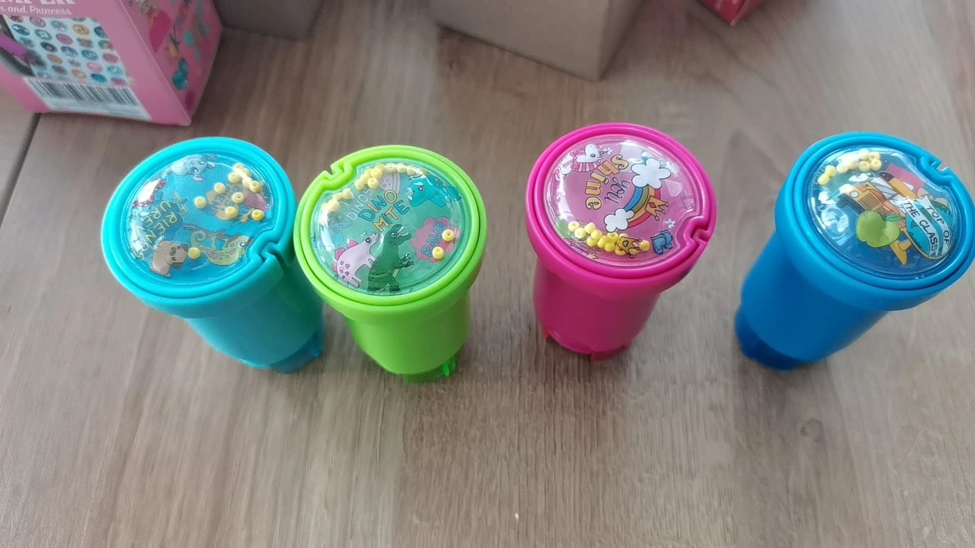 Stamper adesivo, confezione da 640 timbri adesivi motivazionali per bambini, adesivi ricompensa per cartoni animati a tema unicorno AnimalDino