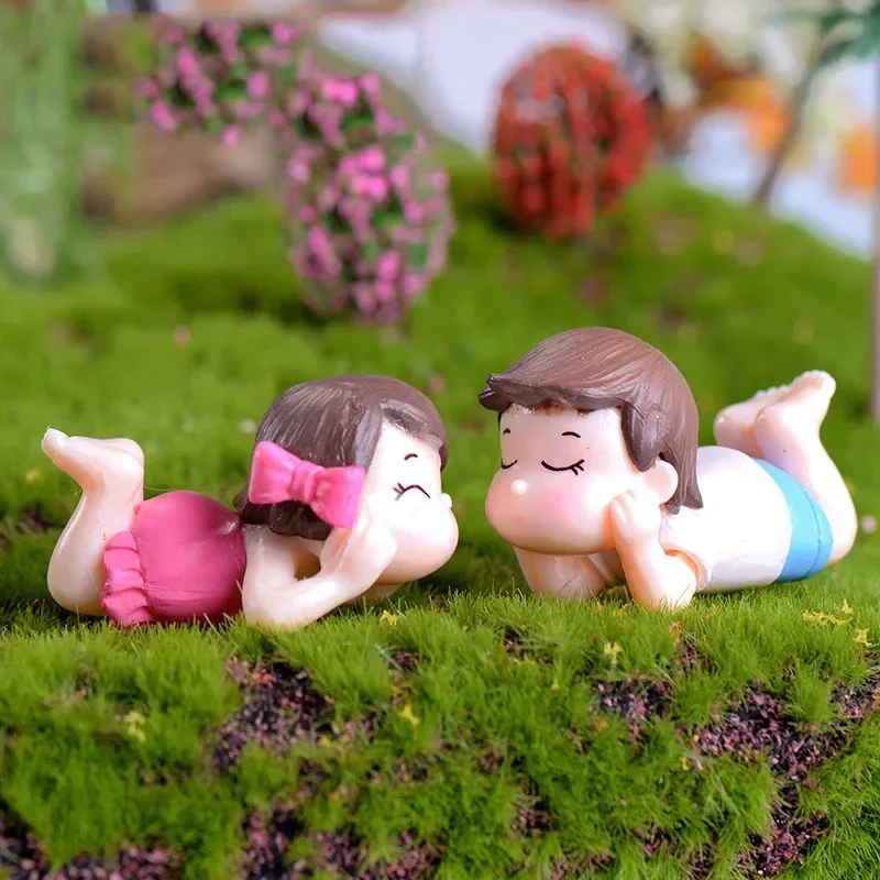 2PCS Lying Lover Figures Girl Boy Miniature Figurine Wedding Decoration Doll Fairy Garden Statue Home Gift Moss Garden