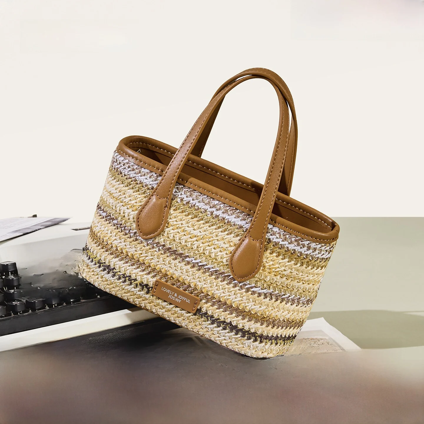 sac-a-main-femme-en-crochet-tendance-nouveau-style-2026-sac-a-bandouliere-a-motif-raye-sac-panier-en-tissu-doux-capacite-pour-smartphone