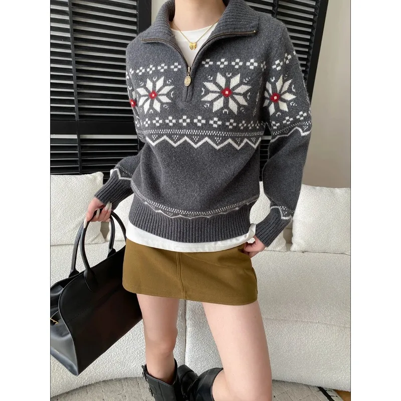 

Рождественская атмосфера; Свободный свитер с воротником-стойкой и вышивкой в стиле ретро Fair Isle;