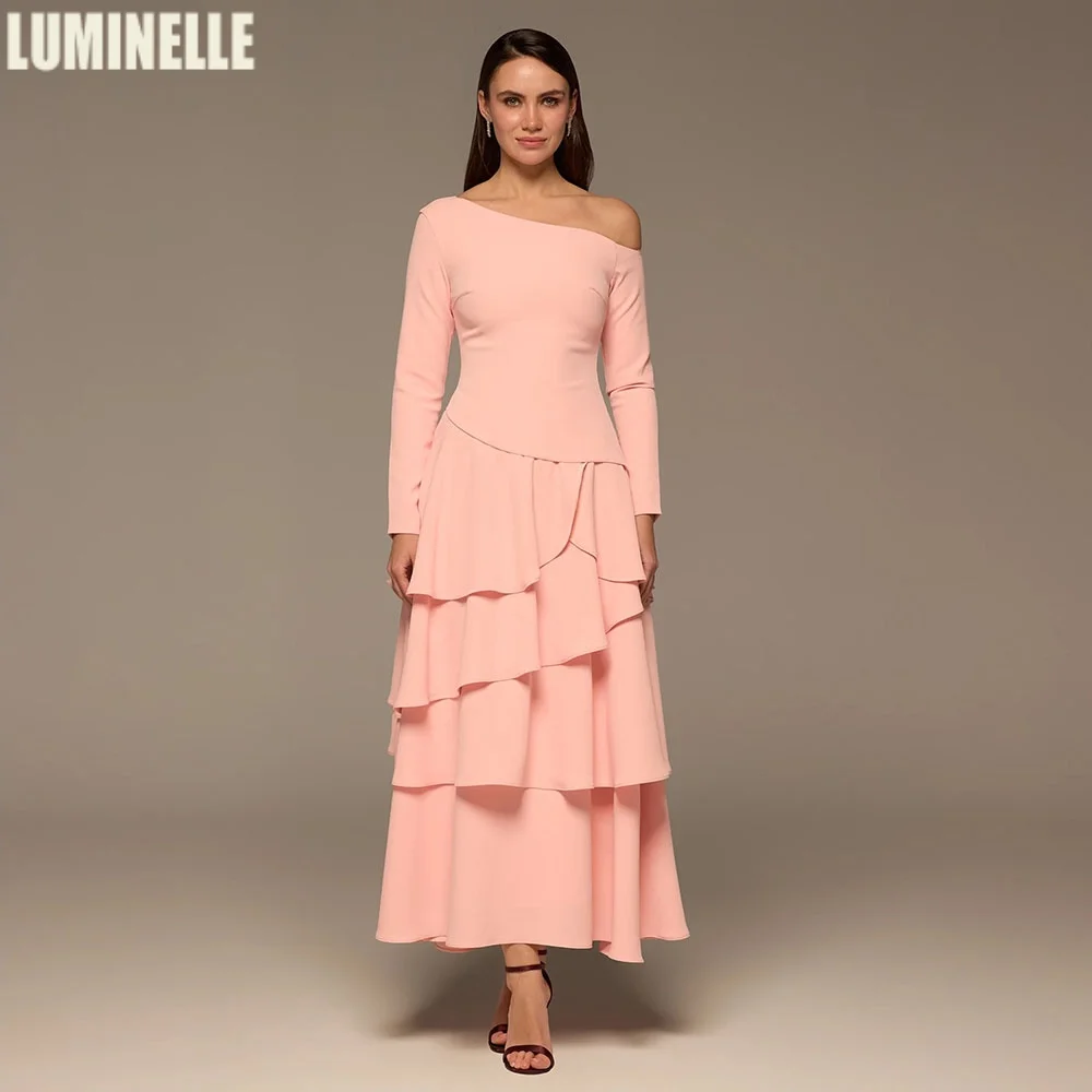 

Розовое плиссированное макси-платье из джерси с длинными рукавами, открытыми плечами, А-силуэта, многоярусное, из креповой ткани, для вечеринок, длиной до щиколотки, на заказ