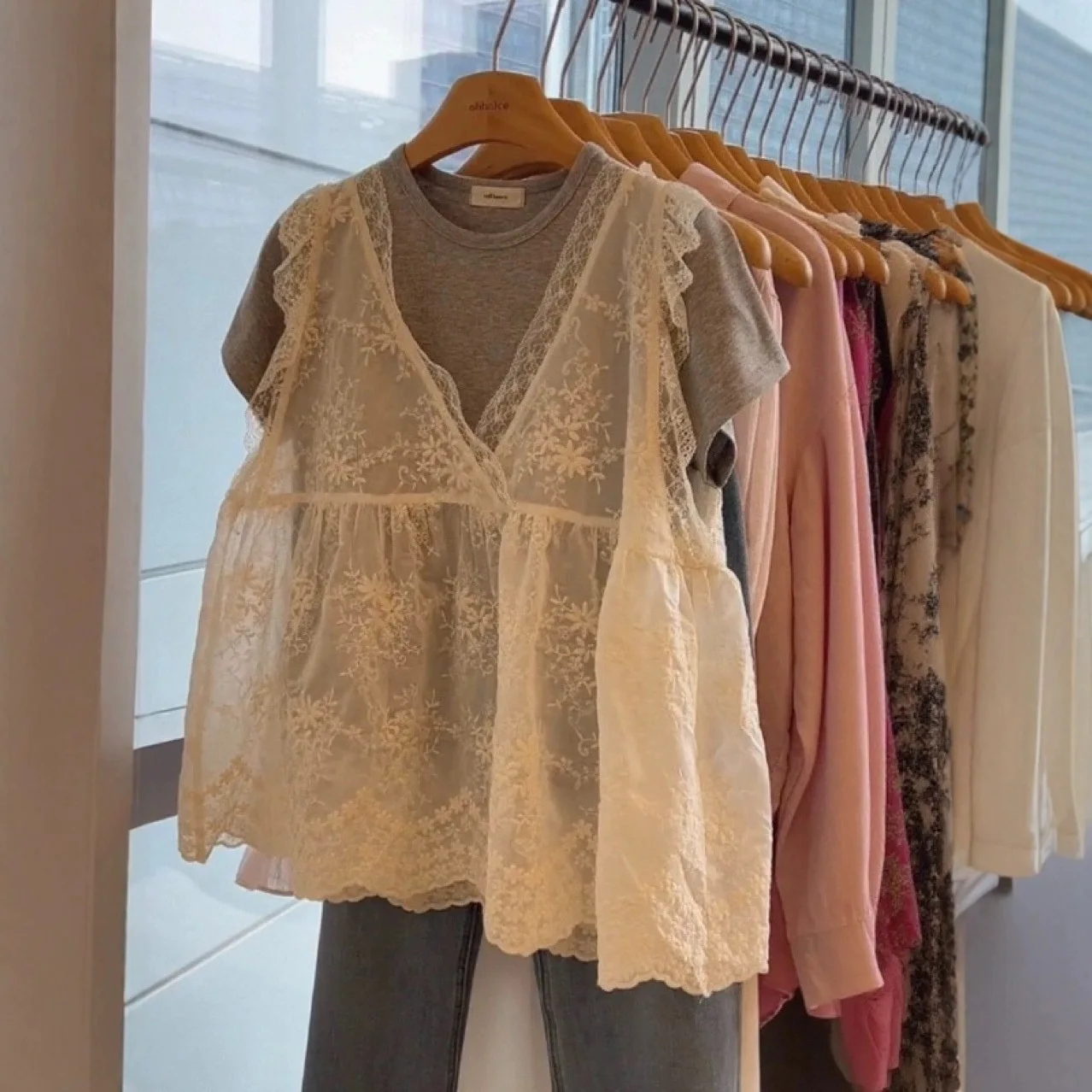 Women Blouse 2026 Summer New Women V Neck Lace Vest Elegant Versatile Slim Fit Layered Wear Fashion Lace Casual Tops