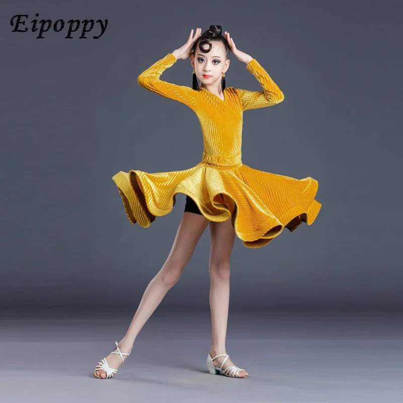 子供のラタンダンス競技服、指定された運動服