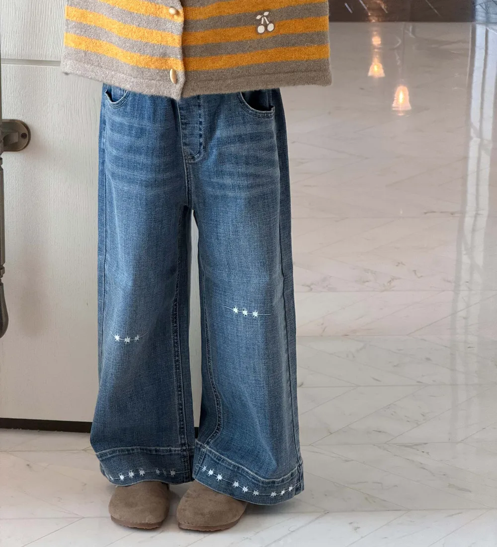 Autumn baby girl clothes kids pants girls fashion jeans Star patterned embroidered girls' jeans Comfortable straight pants