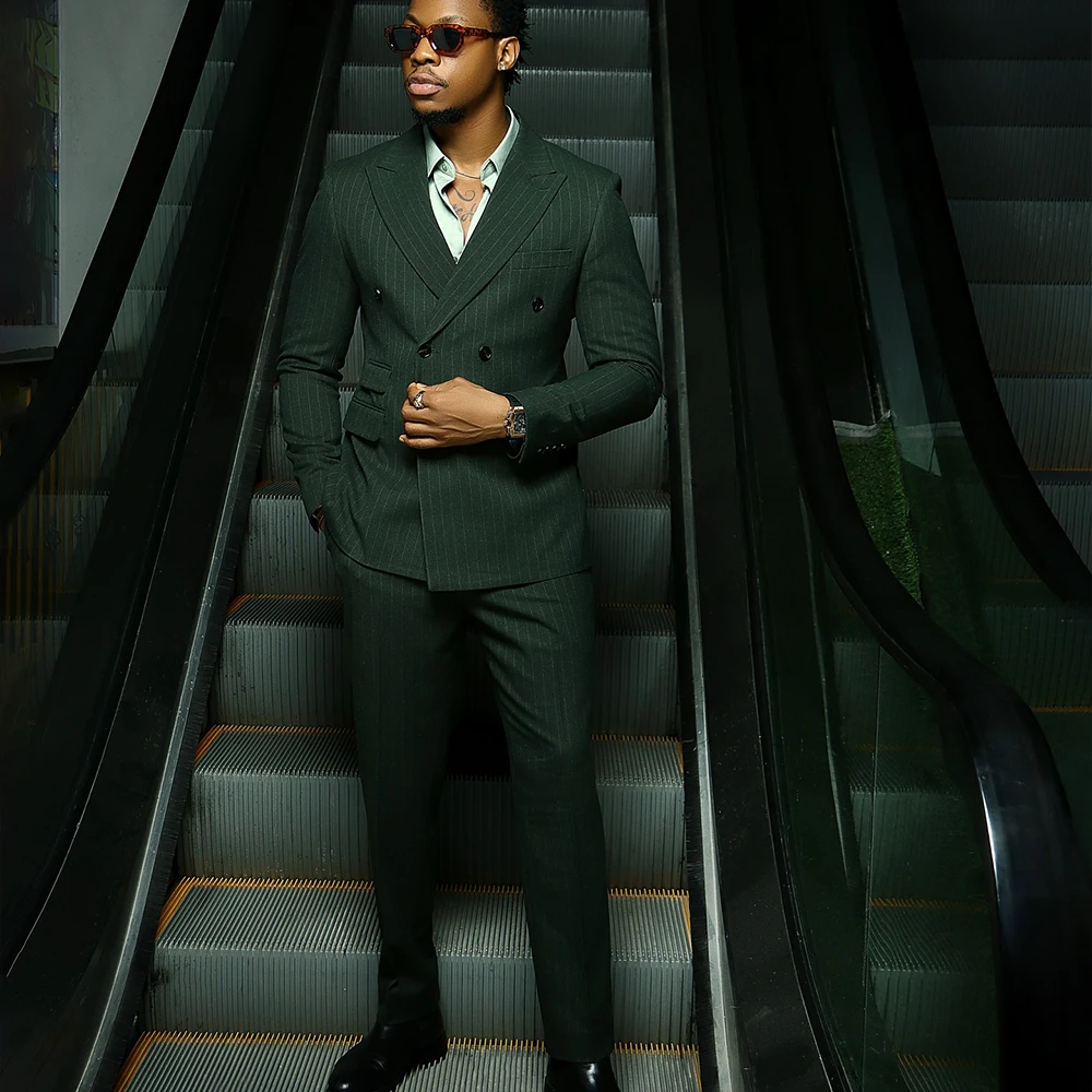 

Luxury Men's Suit Pinstripe 2 Piece Peaked Lapel Double Breasted Bespoke Groom Wedding Business Slim Fit Prom Tuxedos Customized