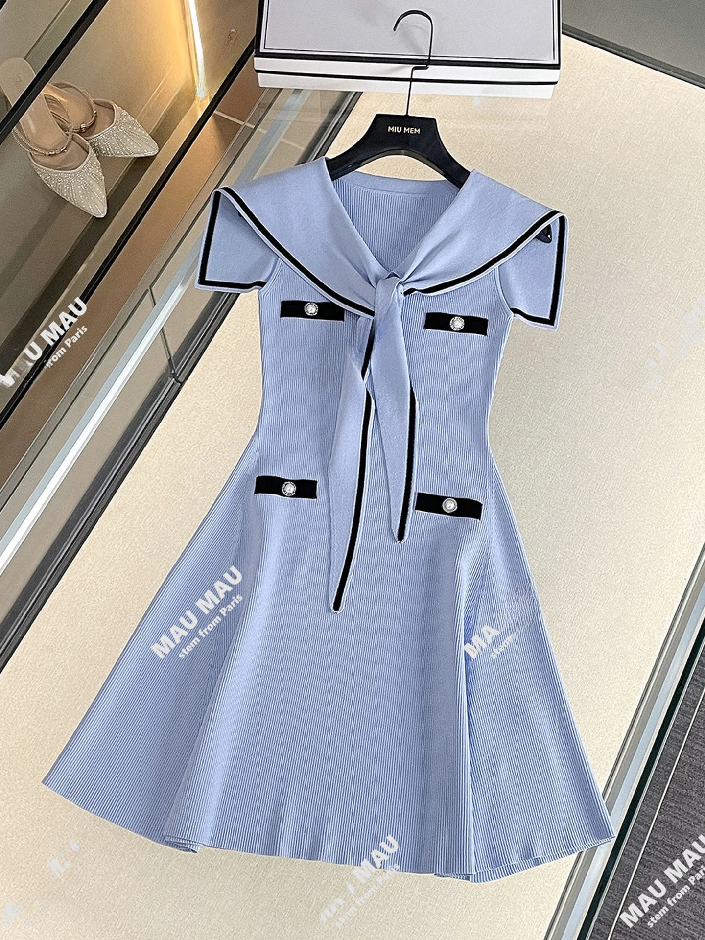 

Элегантное летнее трикотажное платье с воротником-стойкой и короткой юбкой А-силуэта с завышенной талией для женщин в студенческом стиле