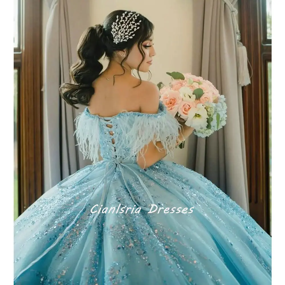 

Light Blue Off The Shoulder Feathers Corset Quinceanera Dress Ball Gown Luxury Beading Sequined Sweet 16 Vestidos De XV Años