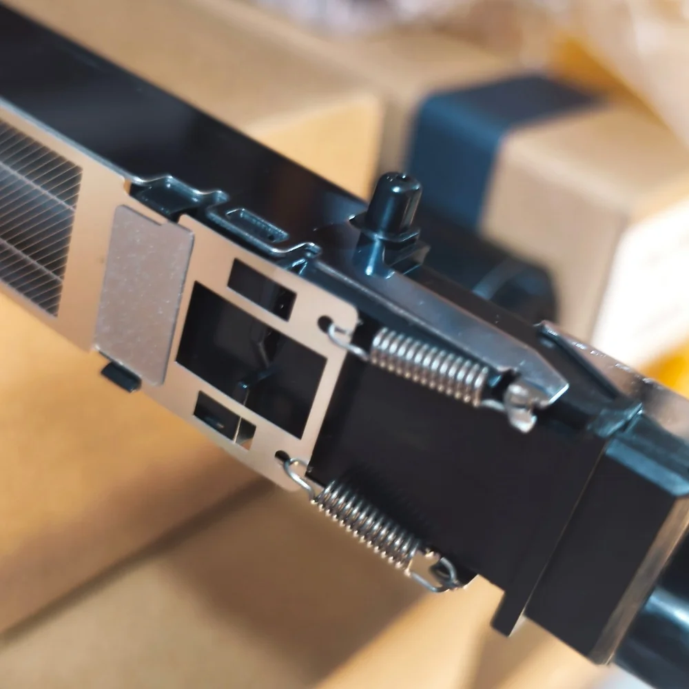 

A50UR70323 Main Charger Corona Unit Assembly For Konica Minolta Bizhub C1060 1070 2060 2070 C1060L 1070L 2060L A50U-5173-00