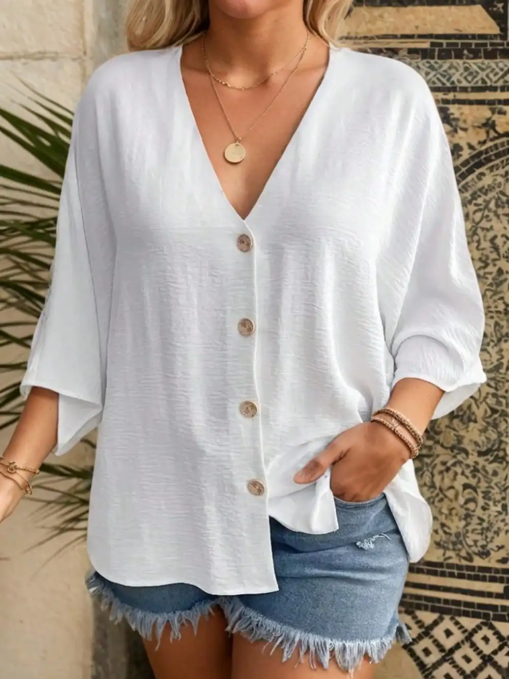 

2025 Новая модная женская футболка больших размеров — элегантный свободный топ с v-образным вырезом и длинными рукавами для весенне-летней повседневной одежды