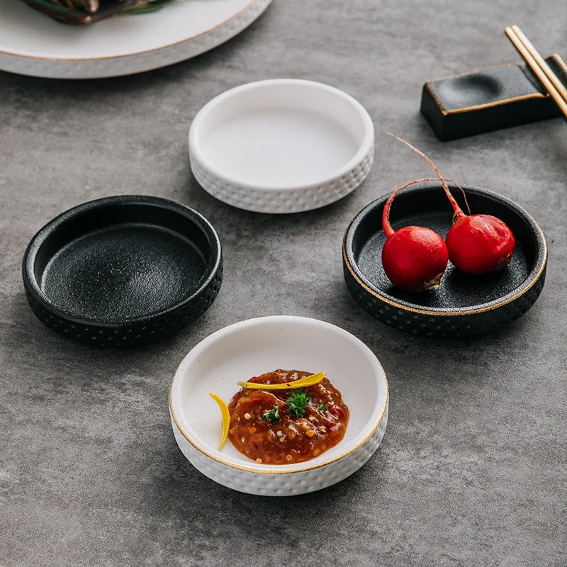 Plato de cerámica con borde dorado claro, inmersión en pulgadas, salsa de soja pequeña para el hogar, aperitivo de vinagre comercial