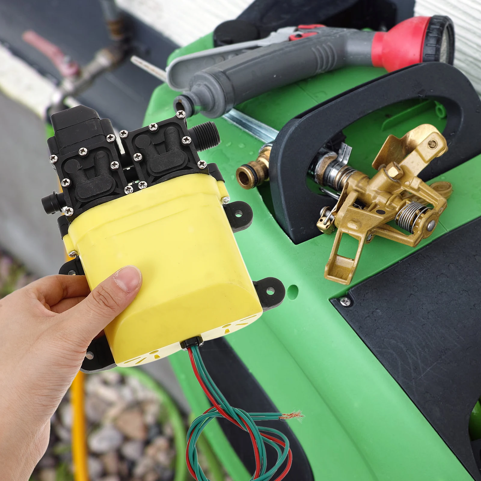 

12V 120W High Pressure Car Washer Intelligent Recirculating Diaphragm Electric Sprayer Pump Stable Water Pressure Automatic