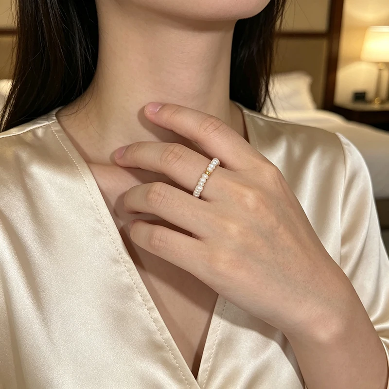 Irregular small flat beads elastic ring, natural freshwater pearls, copper-plated spacer beads, everyday wear basic style.
