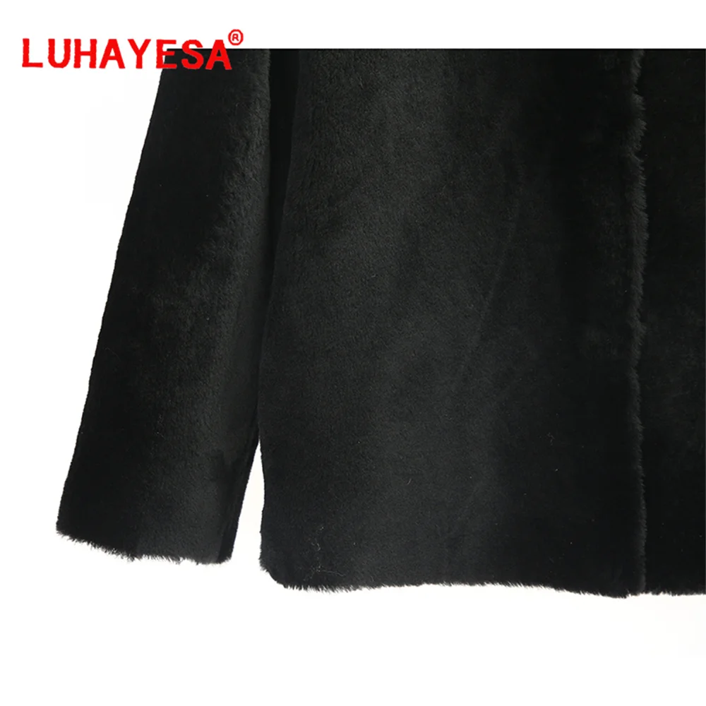 2024 Australia Merino Sheepskin Shearling Fur Coat Luhayesa Black Color Winter Warm Double Sides Wearing Lamb Fur Jacket