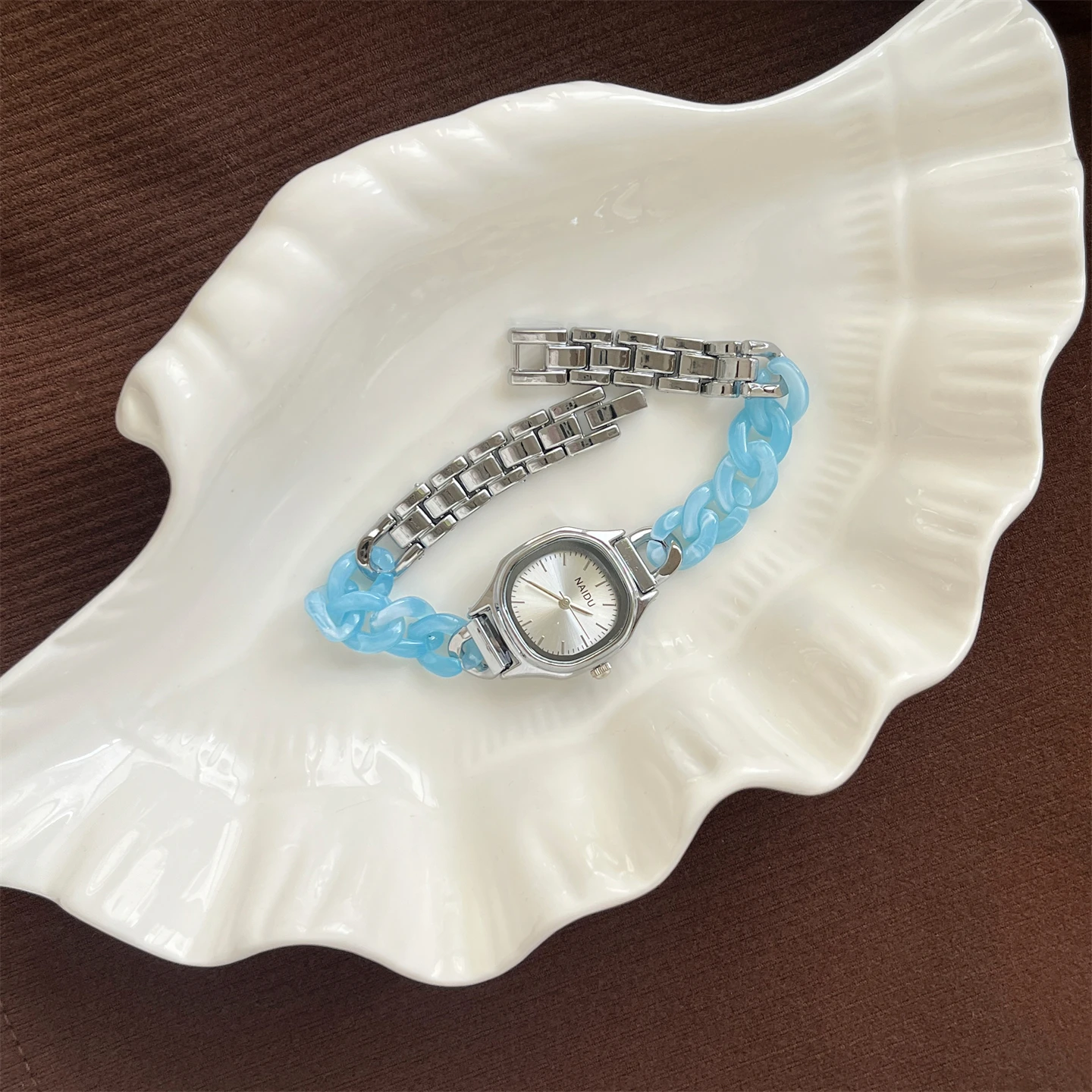 Nowy Niebieski Damski Zegarek Bransoletka w Stylu Koreańskim, Studencki Zegarek Kwarcowy, Luksusowy Zegarek Damski z Wyższej Półki, Modny Zegarek Kwarcowy.