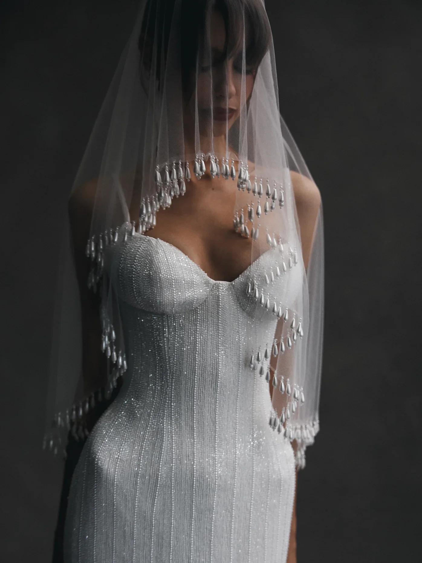 رائع حجاب الزفاف تول مع حافة شرابة اللؤلؤ ، أزياء الزفاف الجديدة أغطية الرأس الحجاب دون مشط DV069