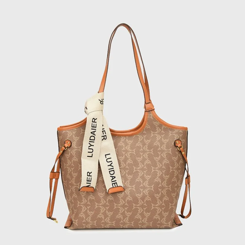 

Elegant Women's Messenger Bag Made Of Fine Leather Boasting High-End Quality And Trendy Vintage Look​