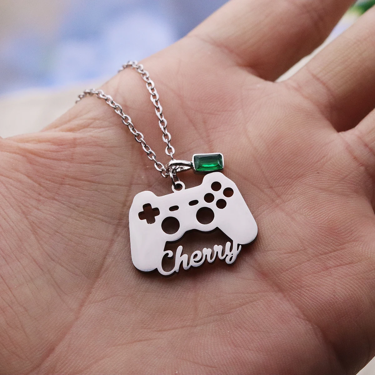 Collier chaîne QIAMNI personna - Party Games Name avis et prix