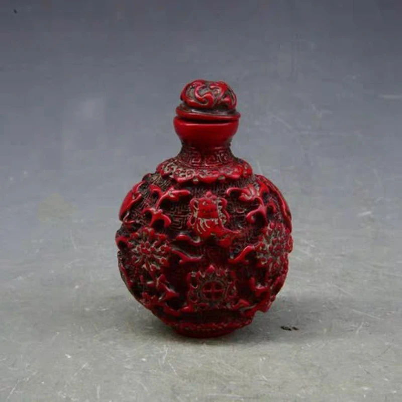 

Exquisite Chinese Classical Traditional Craft Collection Home Decoration Gift Red Resin Fish Auspicious Pattern Snuff Bottle