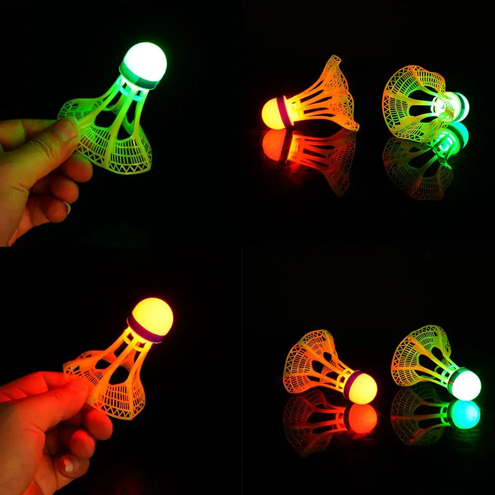 

Dark Night LED Badminton Lighting Balls Foam Head Lighting Badminton Glowing Luminous Shuttlecock Windproof Outdoor Sports