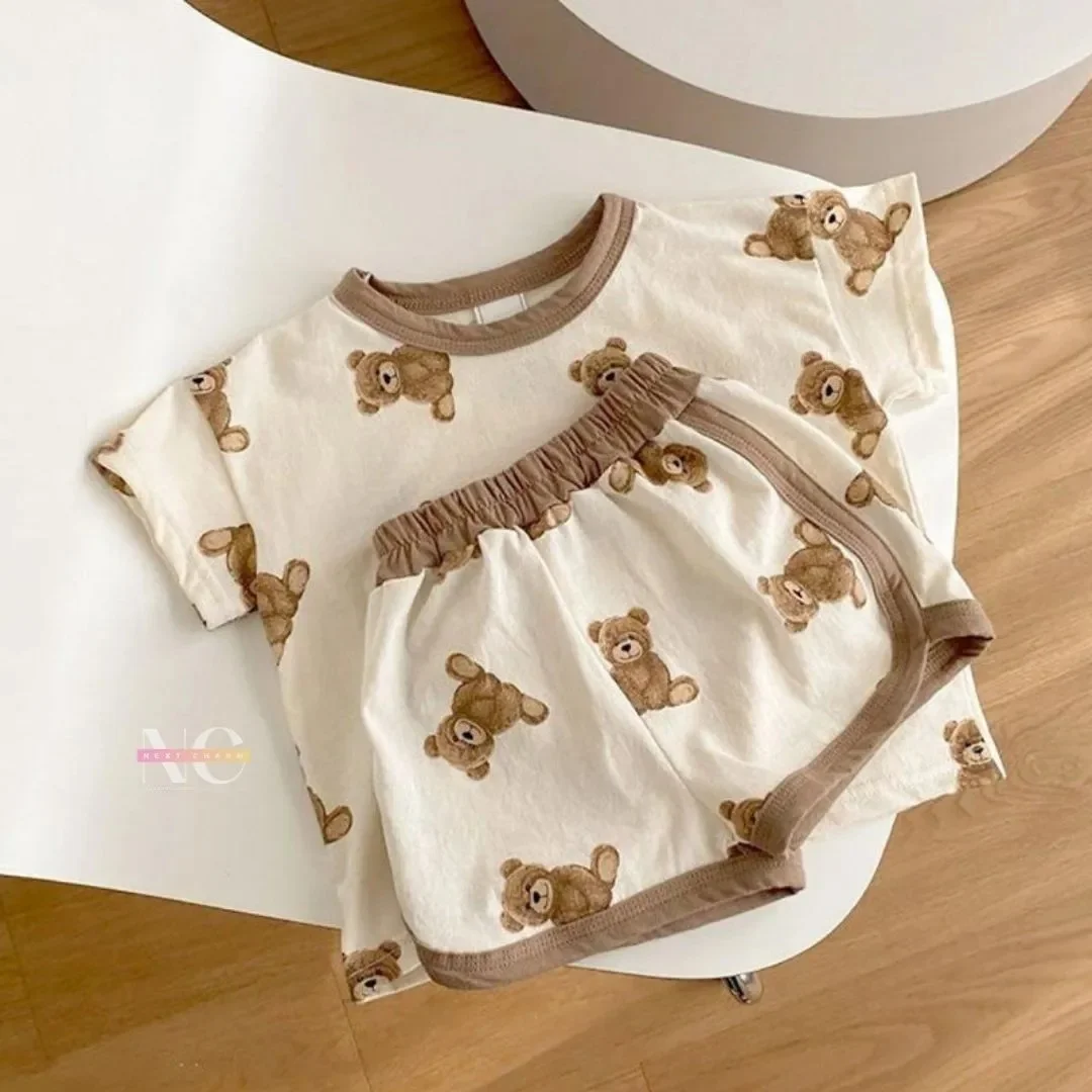 Summer Style Ins Cute Cartoon Bear Short-Sleeved T-Shirt Top Casual Shorts Men's and Women's Baby Set New Two-Piece Trendy Set