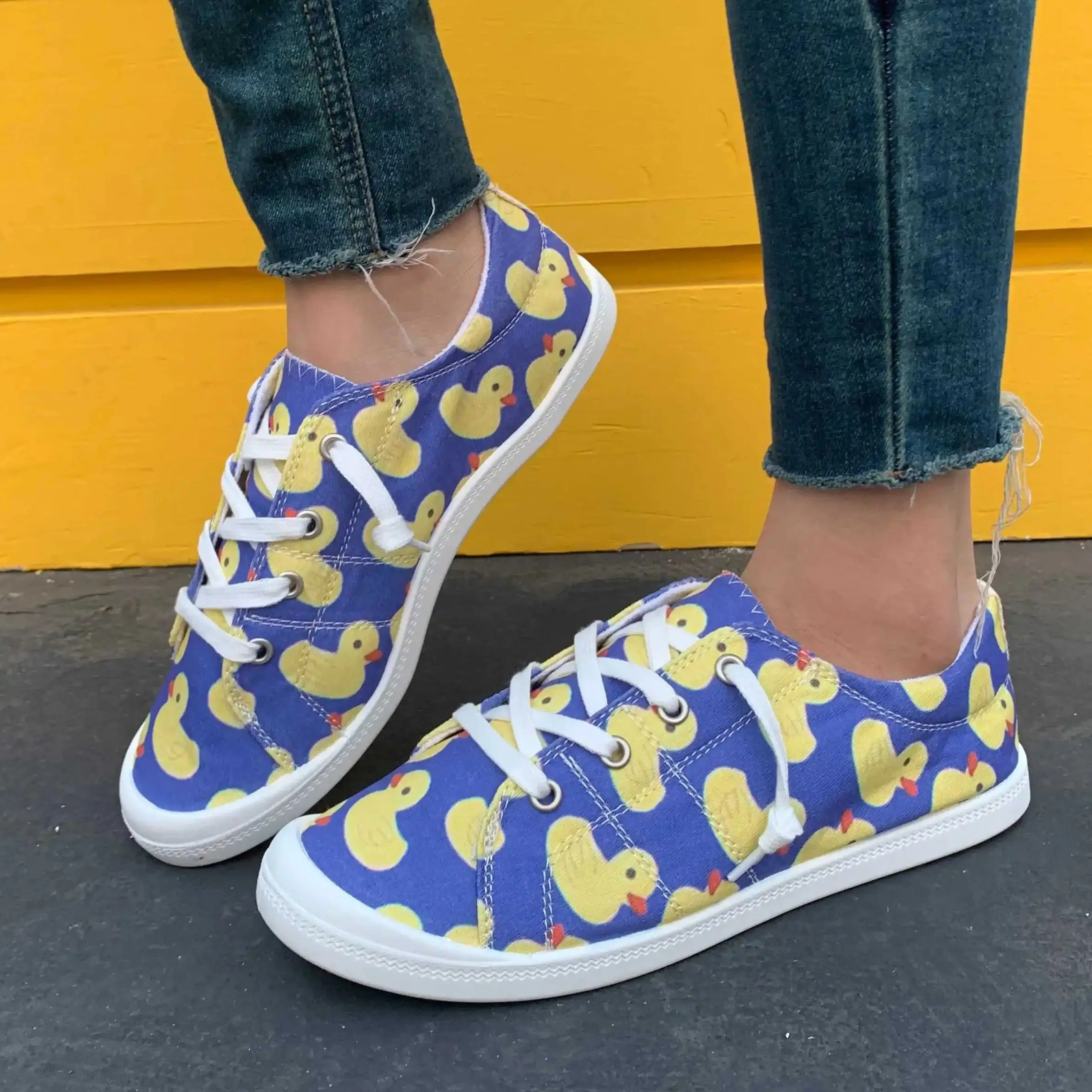 

Women's Casual Sneakers, Walking Shoes, Running Shoes, Slip-On Comfortable Low-Cut Soft-Soled Breathable Large-Size Women's Shoes, Fashionable Gift.