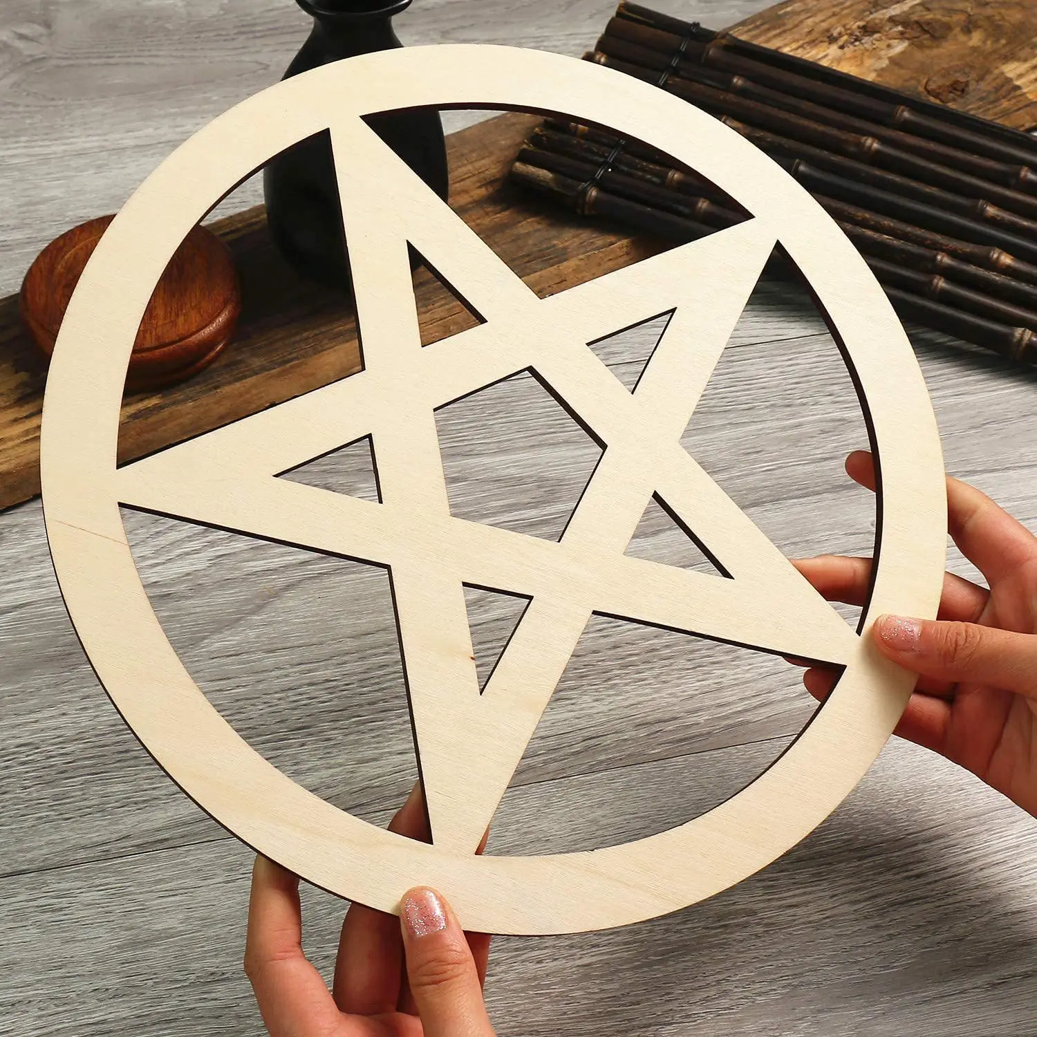 Wooden European style ornaments, living room decorations, carved and hollowed out retro pentagram triangle patterns, home decor