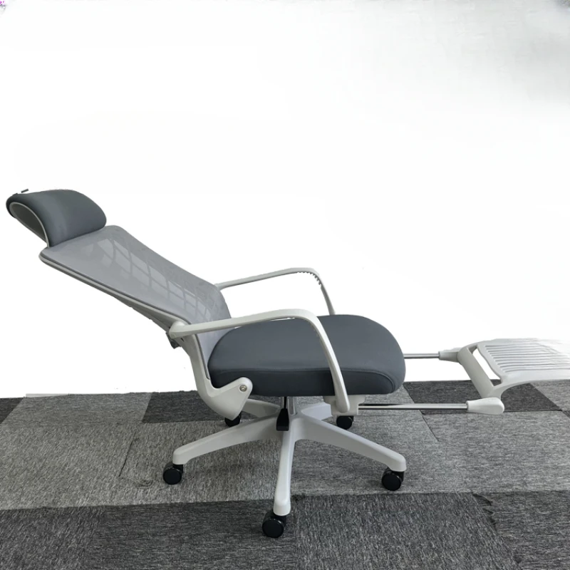 The office chair  used for lunch breaks, lying down, lifting   with foot pedals, office dual-purpose