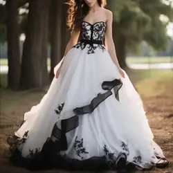 2025 Black And White Wedding Dress Sweetheart neck Lace Appliques Sleeveless Long Vintage Gothic Bridal Gowns Customized