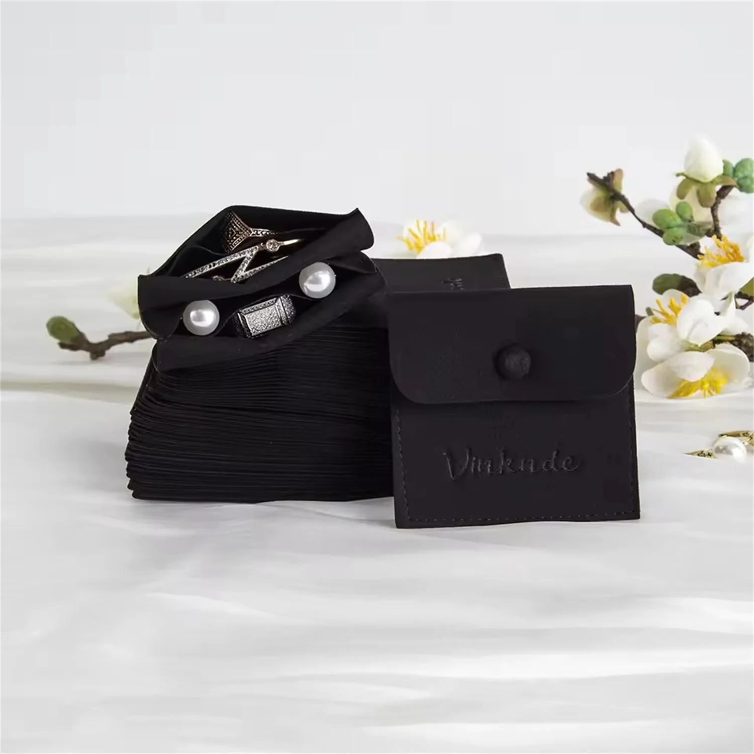 

Чехол для ювелирных изделий из микрофибры с логотипом, конверт с несколькими отделениями и пуговицами, портативная дорожная сумка для хранения серег, ожерелий