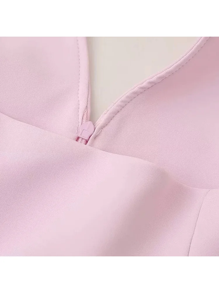 Conjunto de pantalones cortos rosas a la moda para mujer, tops sexys sin mangas con cuello en V, falda ajustada a la cadera para mujer, traje nuevo para primavera y verano 2024