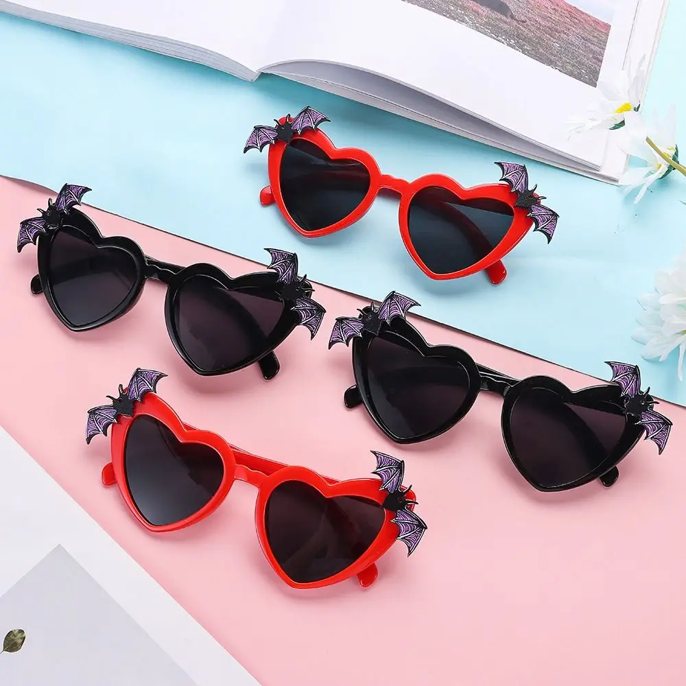 Cute Bat Wings Decor Heart Shaped Sunglasses Cute Disco Party Decoration Heart Sun Glasses Halloween Costume Eyewear for Women