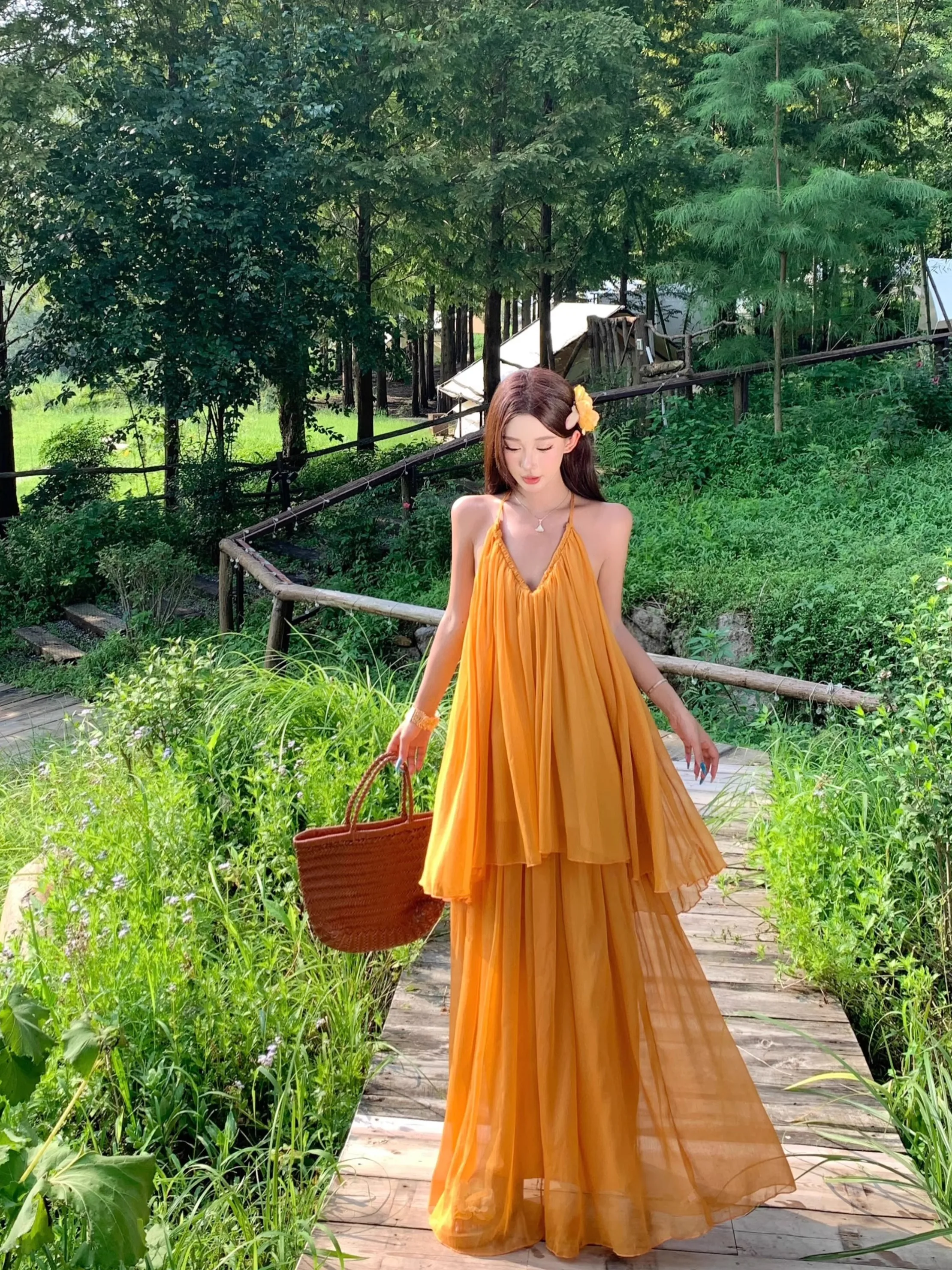 Setelan Dua Potong Wanita Gaya Kasual Musim Panas: Atasan Ruffle Off-Shoulder dan Rok Midi Longgar Berpinggang Tinggi