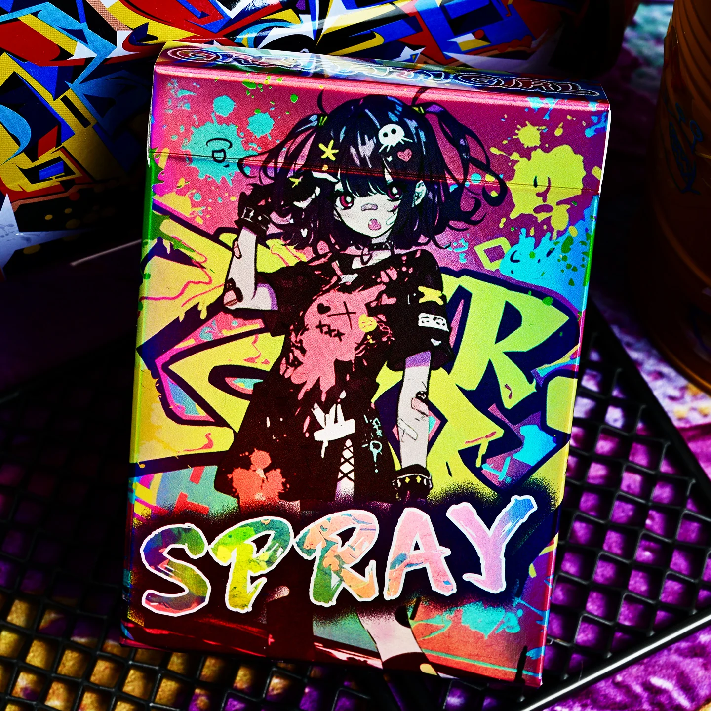 Trendige Laser-Poker-Karten, kreative magische Sammlung, Graffiti-Spray-Design, süßes Mädchen-Thema für Spiele und Sammlerfans