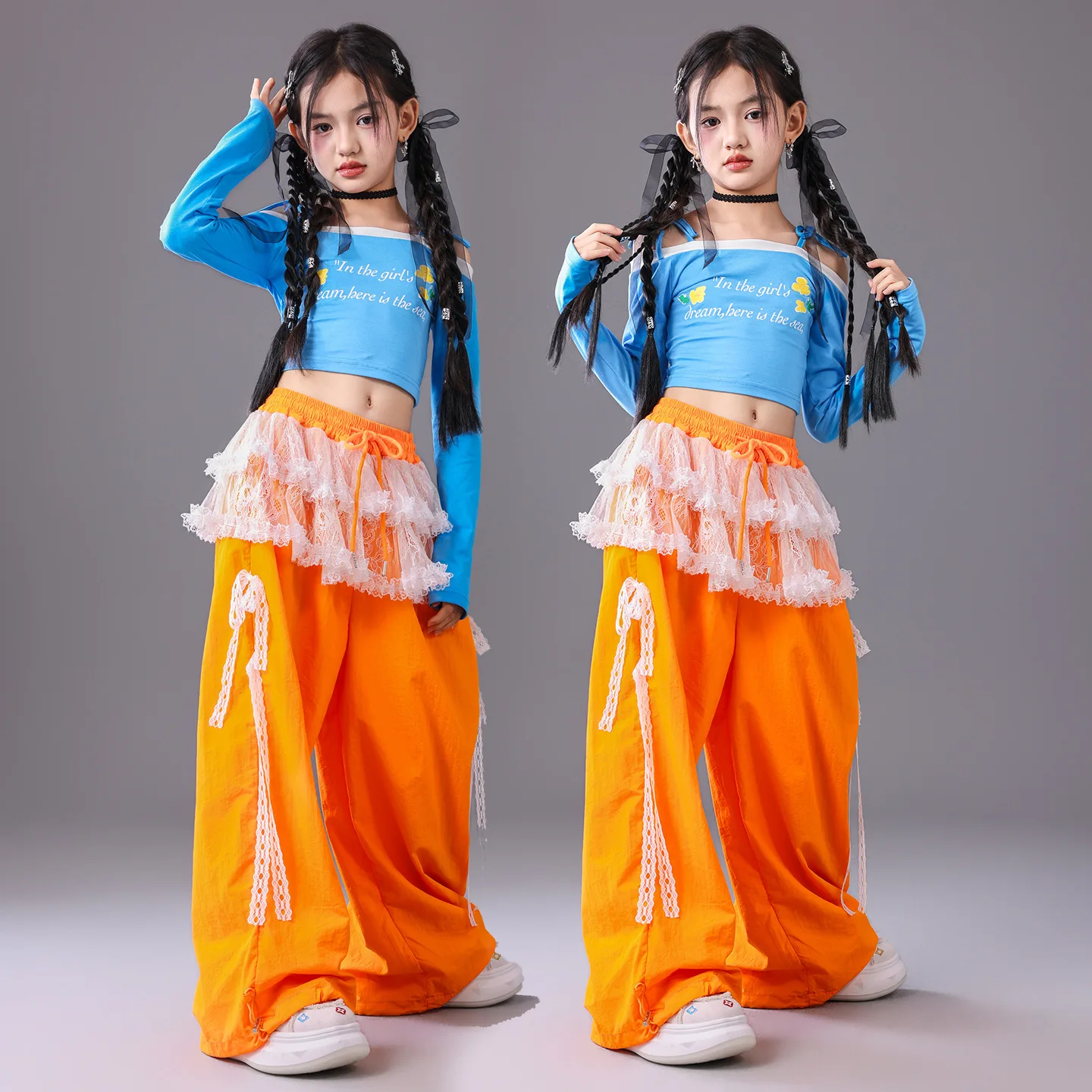 

Стильный укороченный топ с открытыми плечами для девочек в стиле хип-хоп ‌ Спортивные штаны для уличных танцев, детская уличная одежда, джинсы, комплекты одежды для девочек в стиле K-pop