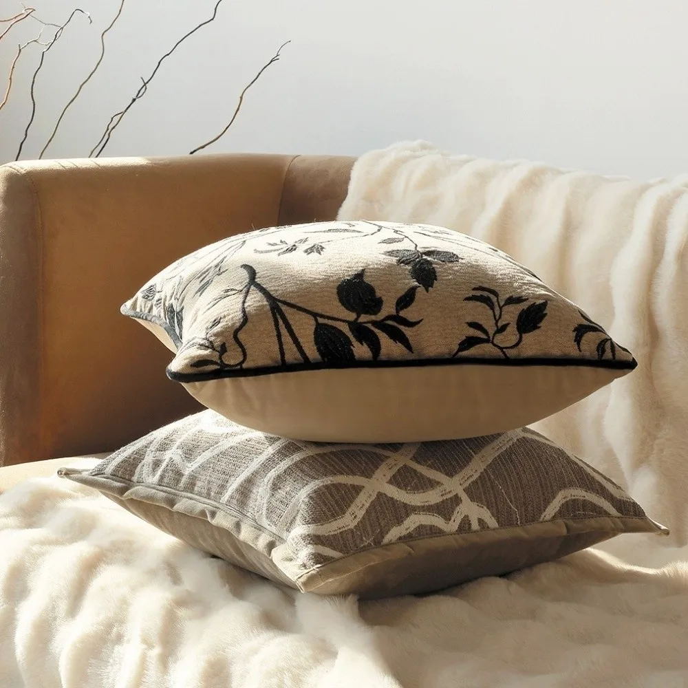 French Retro Throw Pillow Cover Luxury Stamping Soft Cushion Cover Wear-resistant Skin-friendly Lumbar Pillow Cover Home Decor