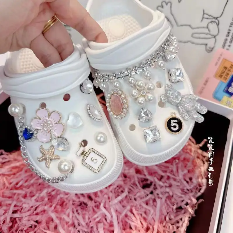 2023 Summer New Children\'s Slippers Hole Shoes Girl Crystal Pearl Fashion Outdoor Beach Sandals Parent Child Slippers