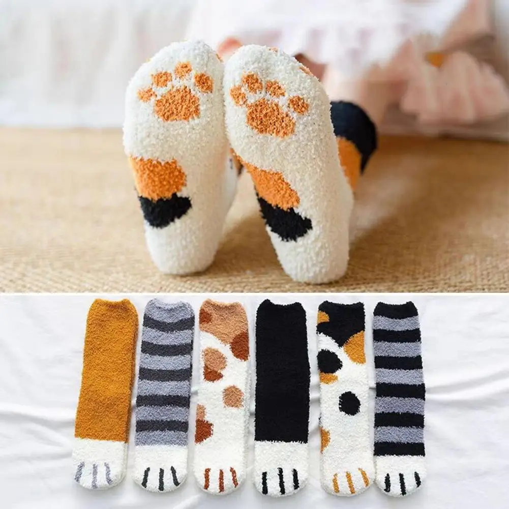 Cat Paw Design Mid-calf Socks Cozy Cartoon Cat Paw Women's Socks Bundle 10 Pairs of Thick Coral Fleece Mid Tube Socks for Warmth