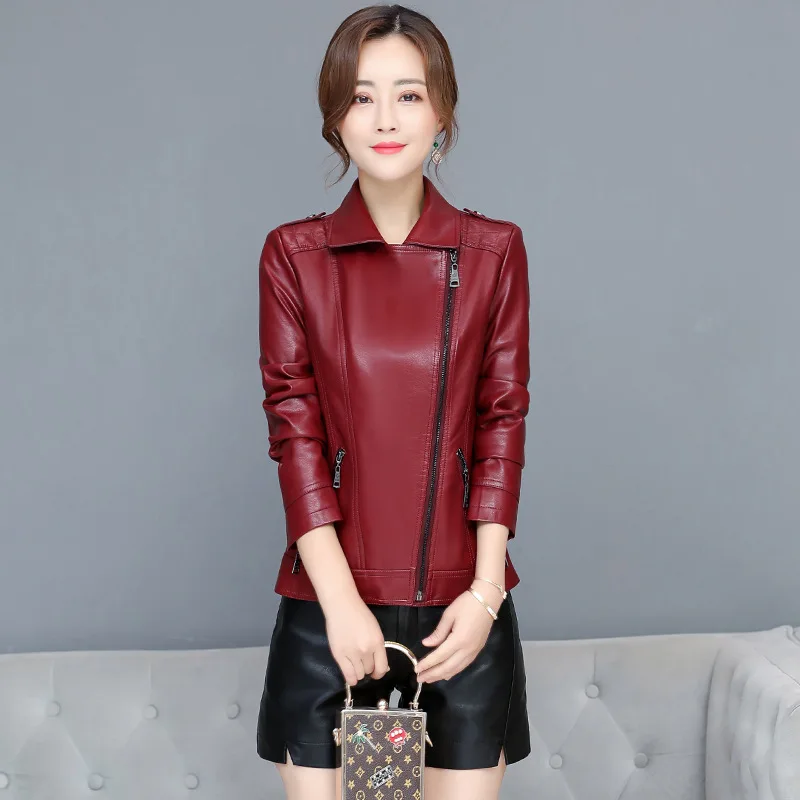 جديد إمرأة موتو سترة ربيع الخريف 2025 كول عصري سليم قصير سستة معطف جلد الغنم انقسام الجلود السائق سترة الشتاء