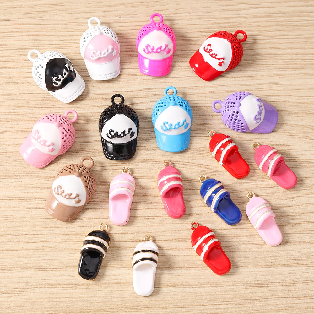 Tusember 5 Stück Niedliche Emaille Kawaii 3D Pantoffel- und Hutanhänger für Ohrringe, Halsketten, Armbänder, DIY-Schmuckherstellungszubehör – Detail 2