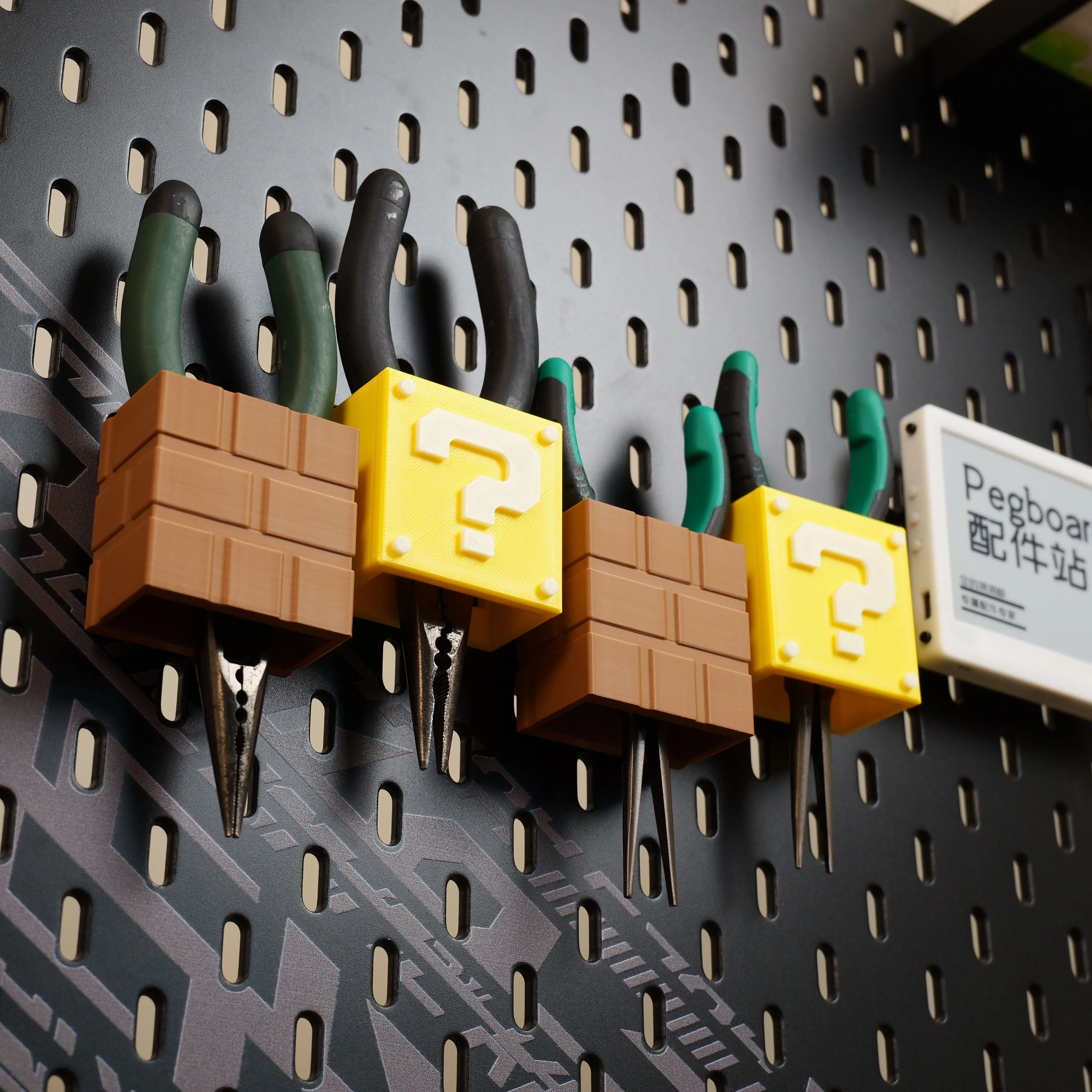 Impresión 3D para soporte de alicates de accesorios Skadis Pegboard