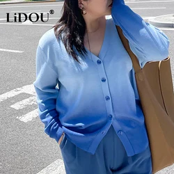 Autunno inverno nuova moda Versatile gradiente Plus Size Lady maglioni tendenza coreana semplice maglieria bottone Chic scollo a v Top donna