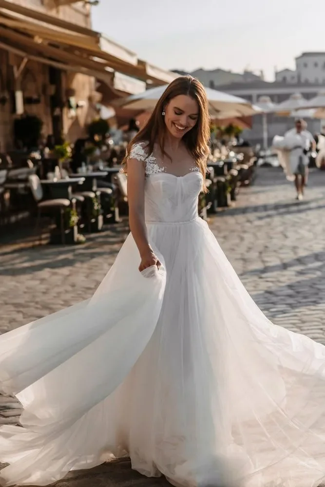 Robe de mariée romantique de luxe ligne A plage, grande taille, cristal, décalcomanie, couches, tulle, balayage train, pli, personnalisé, nouveau, 2024